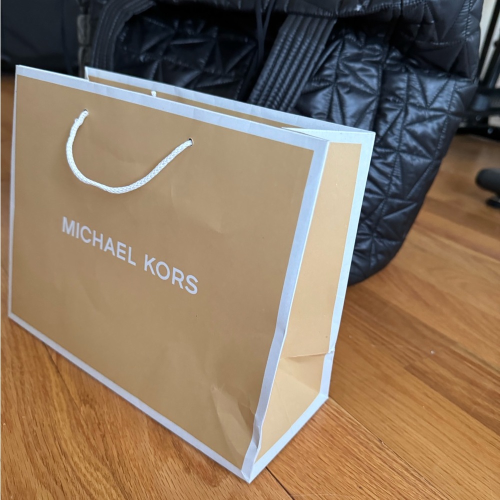 Large black quilted Michael Kors duffel bag travel tote luggage bag - Picture 11 of 11